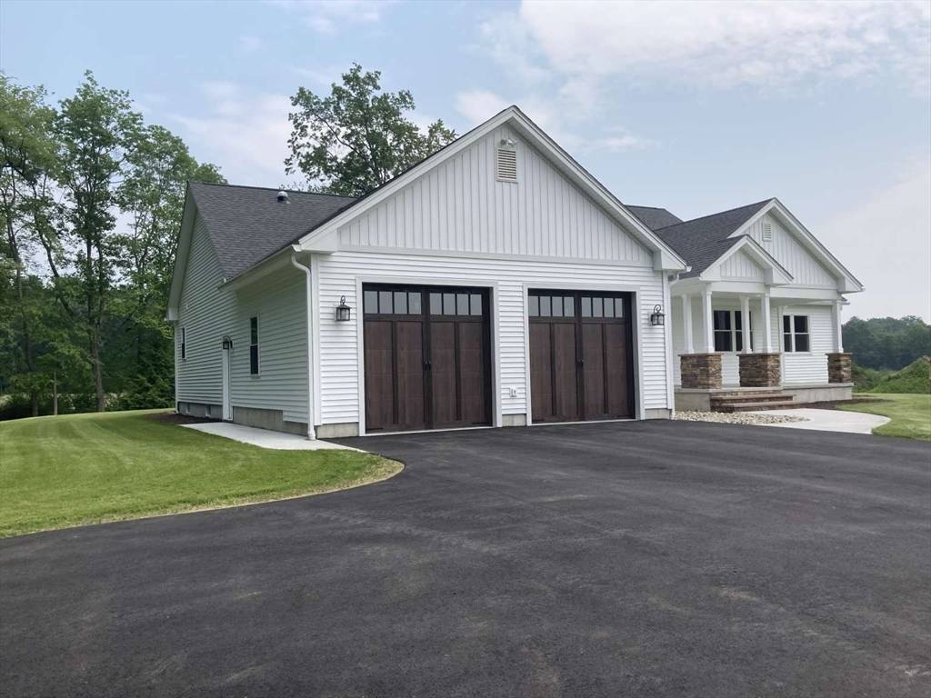 Hatfield, MA 01066,18 Molloy Ave