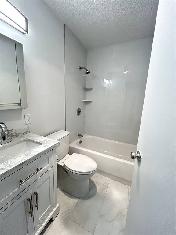 Brookline, MA 02445,44 Washington St #713