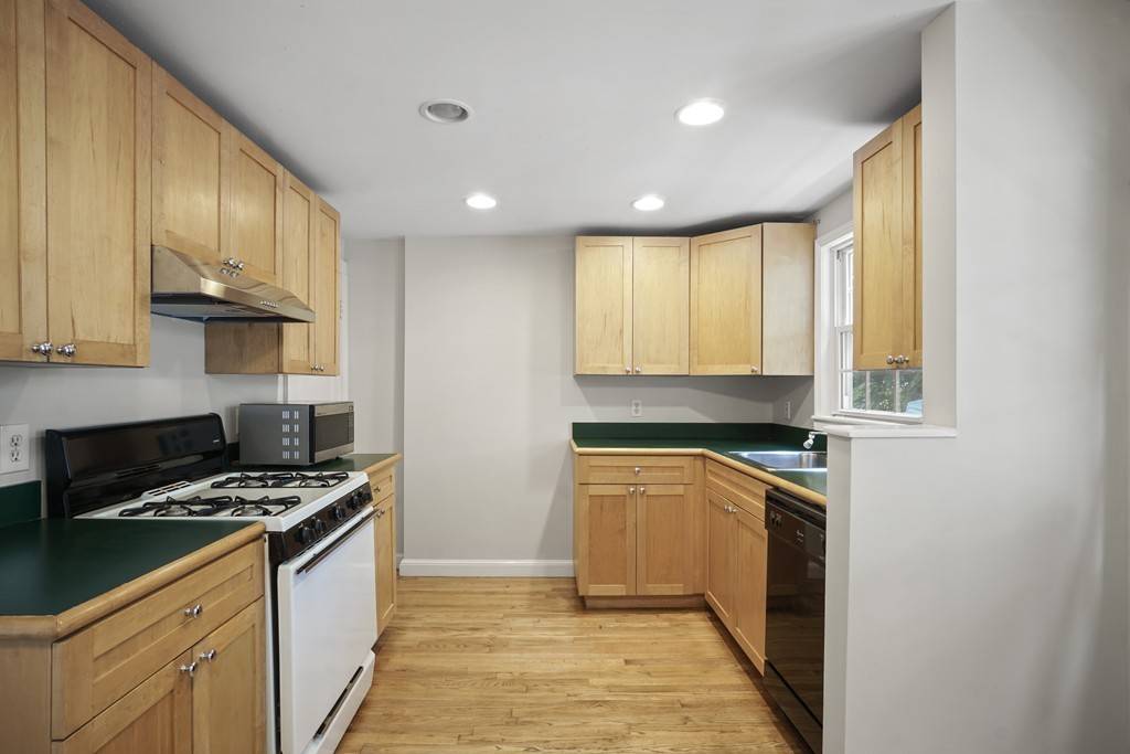 Malden, MA 02148,37 Regent Rd #37