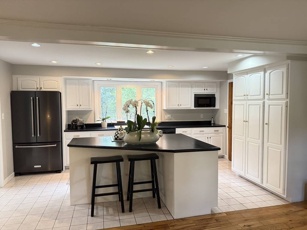 North Andover, MA 01845,124 Hillside Rd