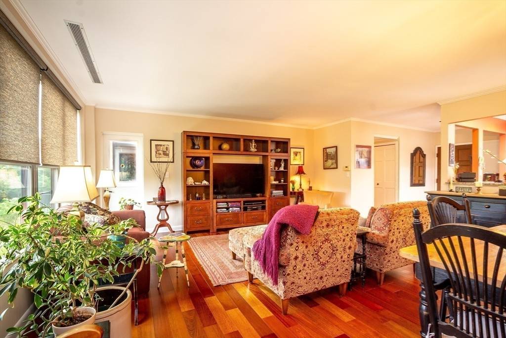 Newton, MA 02459,210 Nahanton St #521