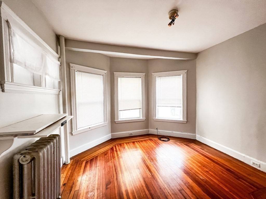 Brookline, MA 02446,18 Winslow Road #1