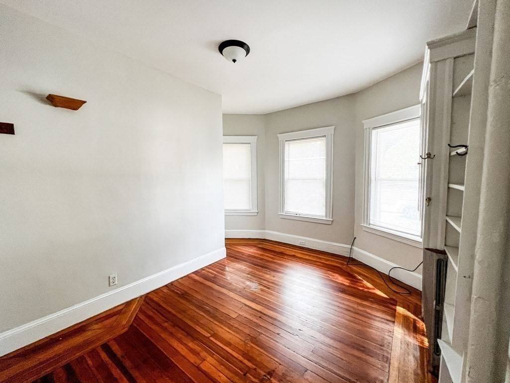Brookline, MA 02446,18 Winslow Road #1
