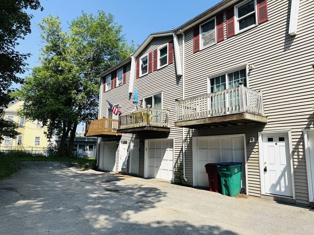 Lowell, MA 01854,257 Walker St #D