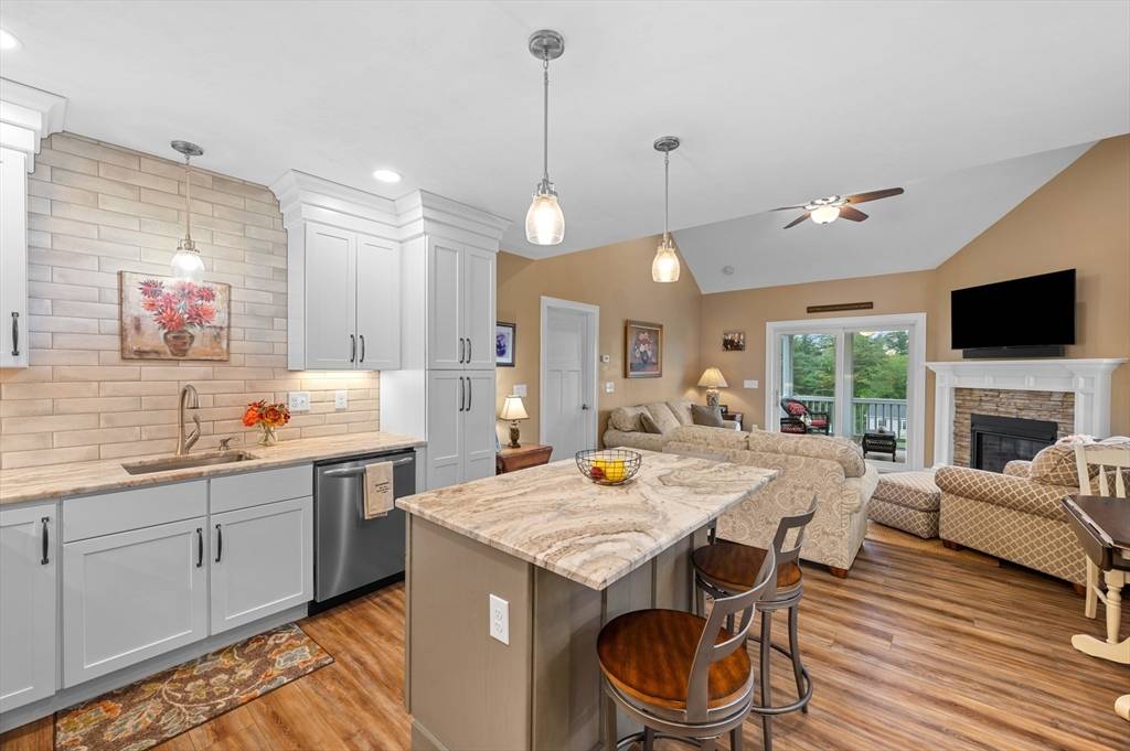 Rutland, MA 01543,11 Soucy Drive #11