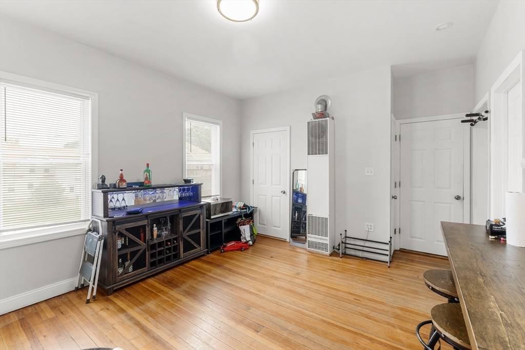 843 Stafford Rd Fall River, MA 02721