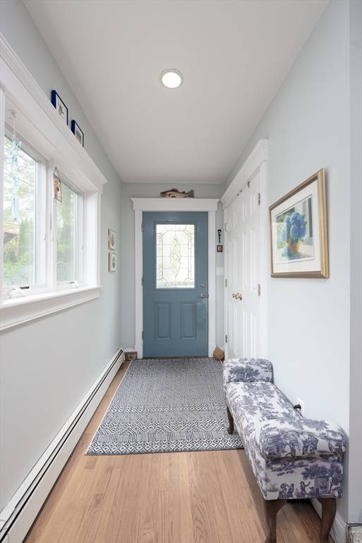 Gloucester, MA 01930,74 E Main St #3