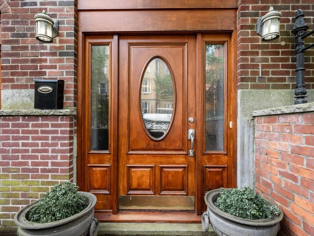 Brookline, MA 02446,115 Sewall Ave #1