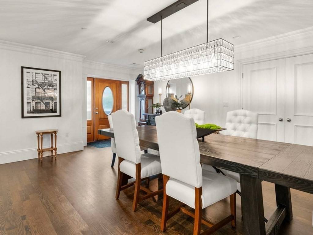Brookline, MA 02446,115 Sewall Ave #1