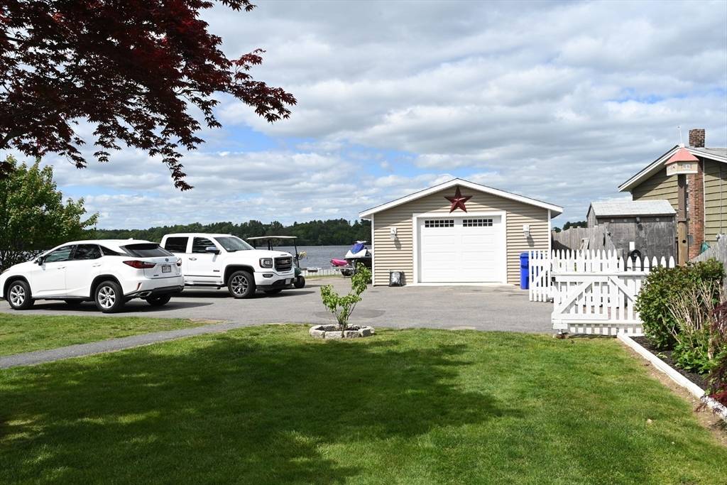 Taunton, MA 02780,72 Lakeview Place