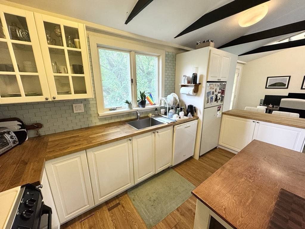 Cambridge, MA 02140,120 Upland Rd #2