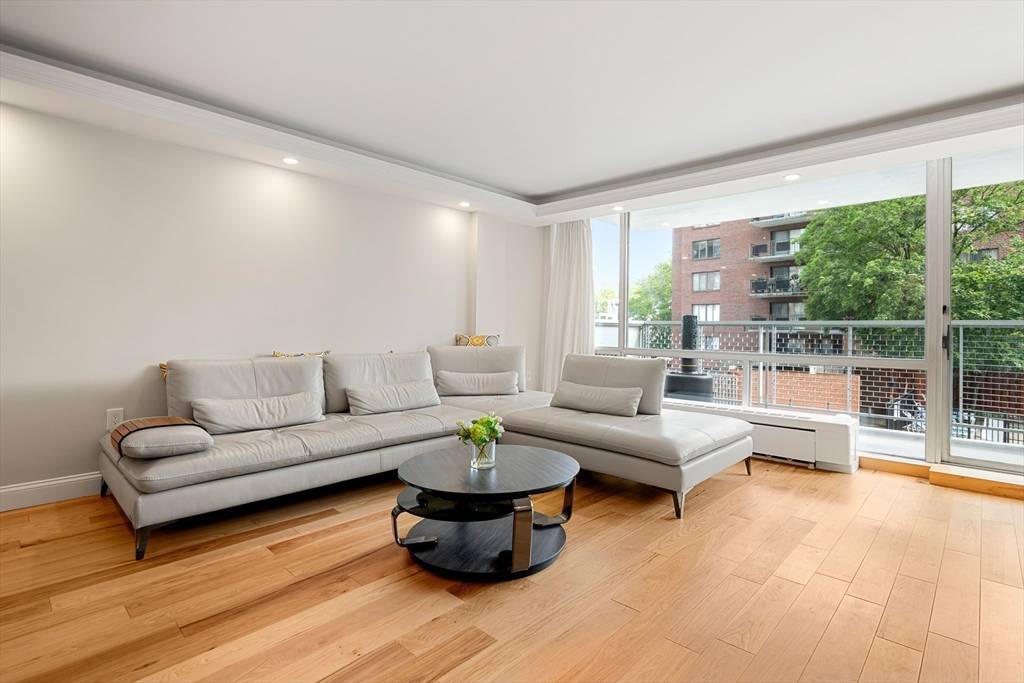 Brookline, MA 02446,45 Longwood Avenue #212