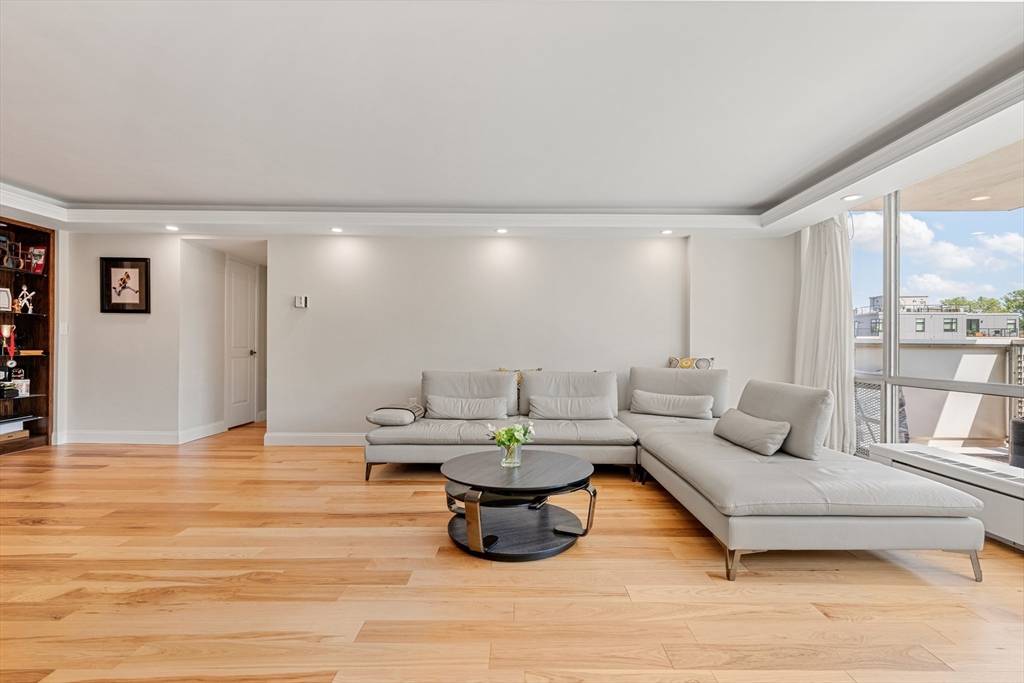 Brookline, MA 02446,45 Longwood Avenue #212
