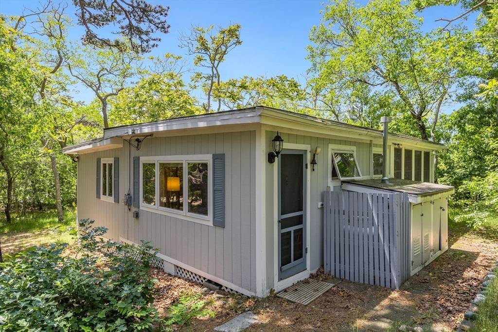 Wellfleet, MA 02667,290 Old Wharf Rd