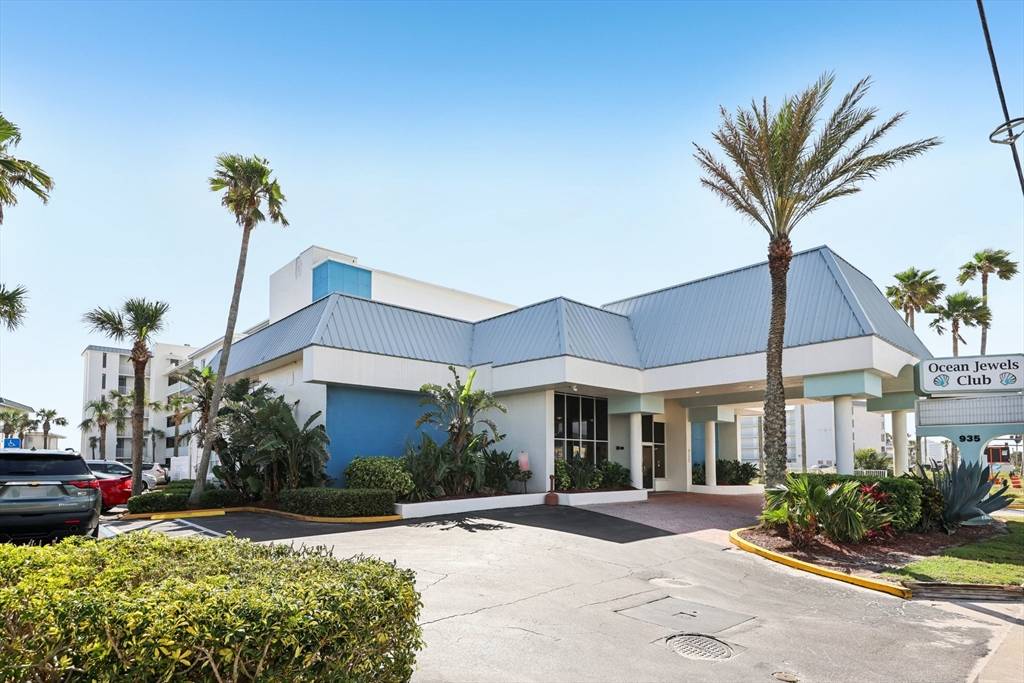 Daytona Beach, FL 32118,935 S Atlantic #302