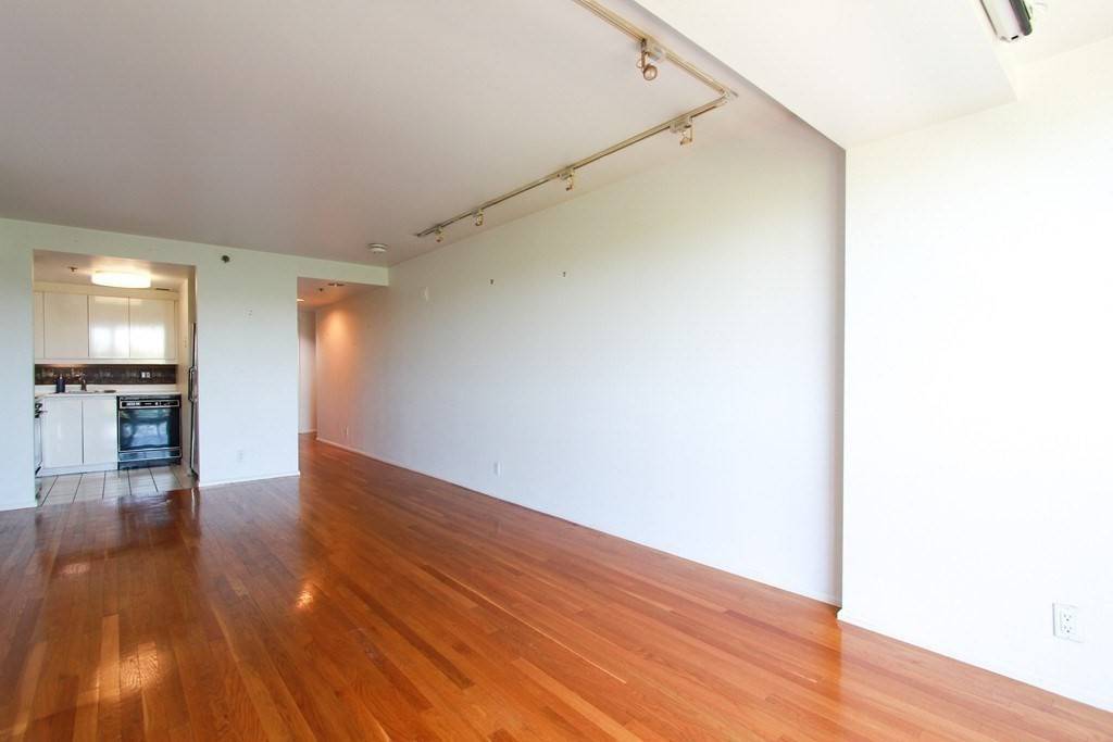 Boston, MA 02111,170 Tremont St #701