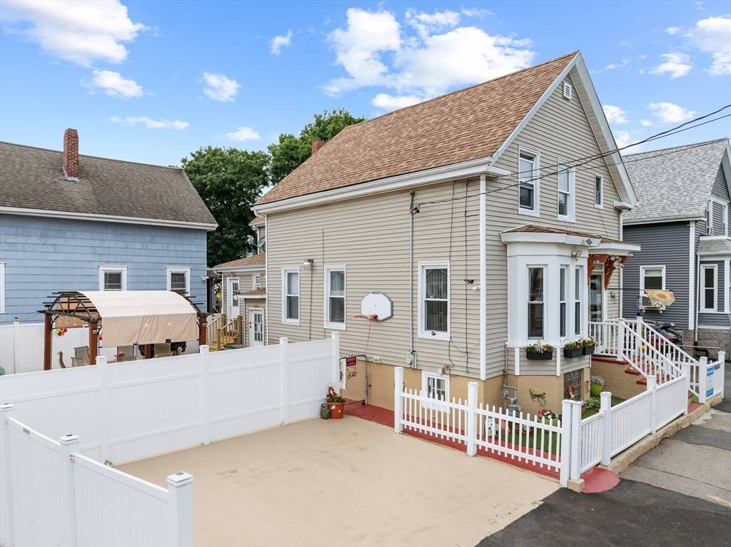 New Bedford, MA 02740,39 Crapo St