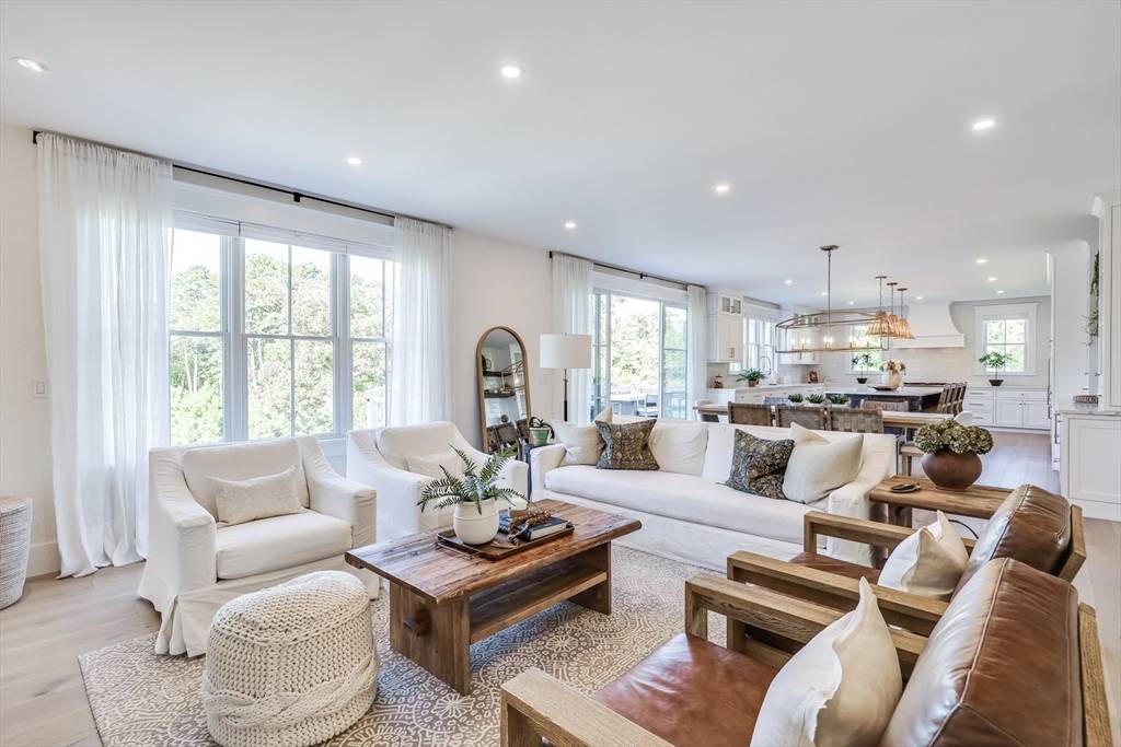 Falmouth, MA 02536,77 Highwood Ln