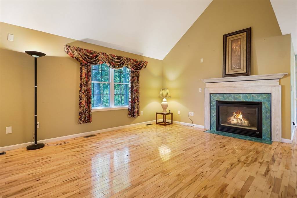 Methuen, MA 01844,15 Heather Dr #27