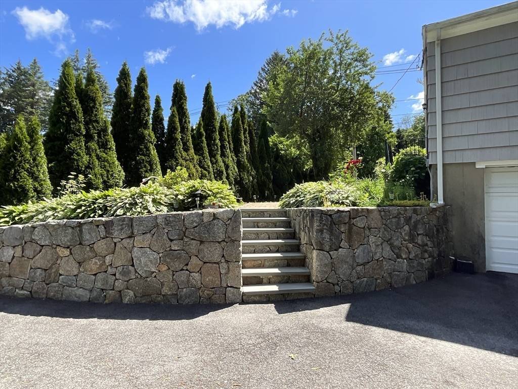 West Boylston, MA 01583,412 Worcester St