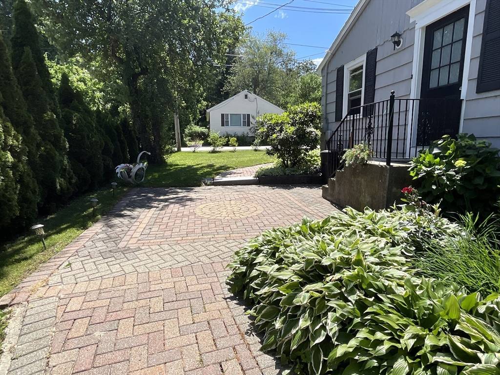 West Boylston, MA 01583,412 Worcester St