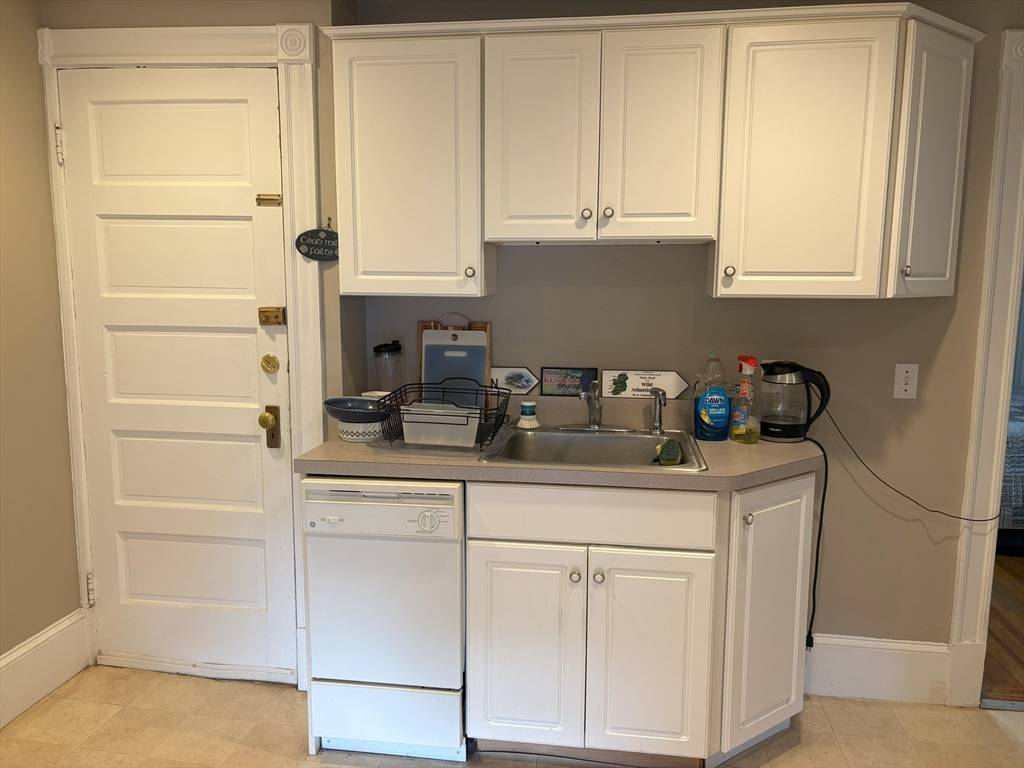 Milton, MA 02186,392 Reedsdale #3