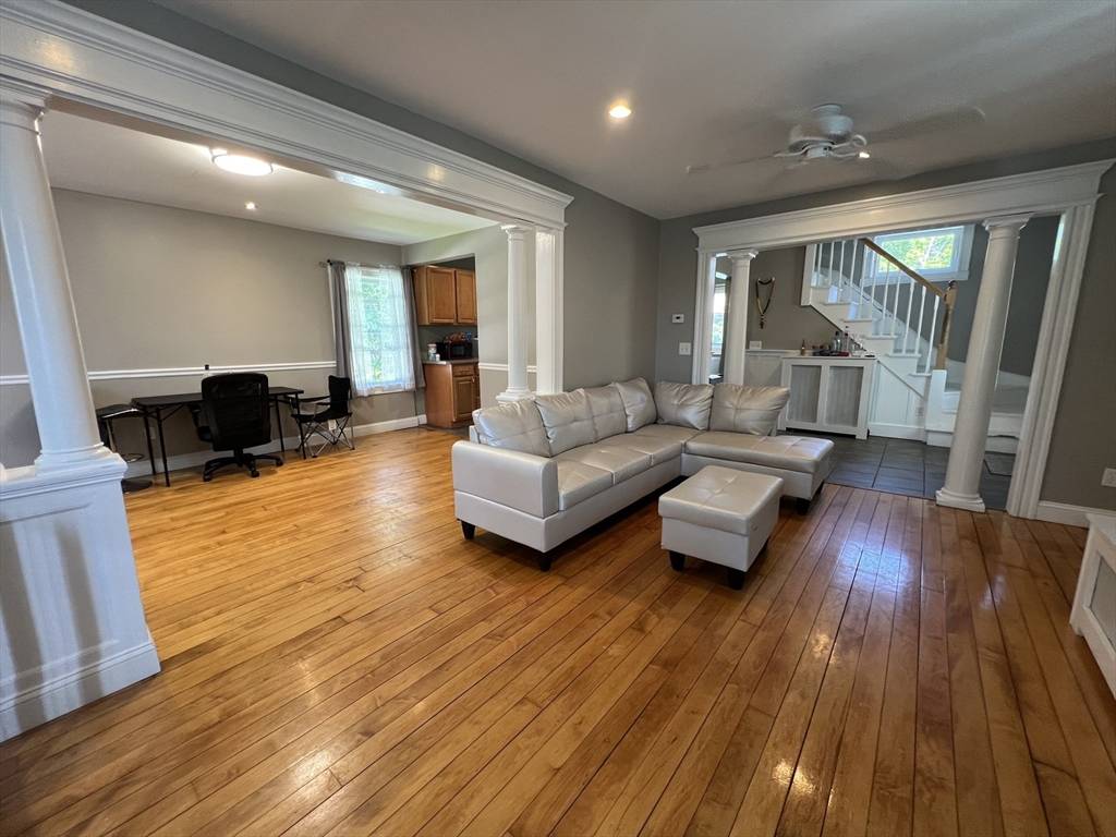Haverhill, MA 01835,14 Waldo Ct