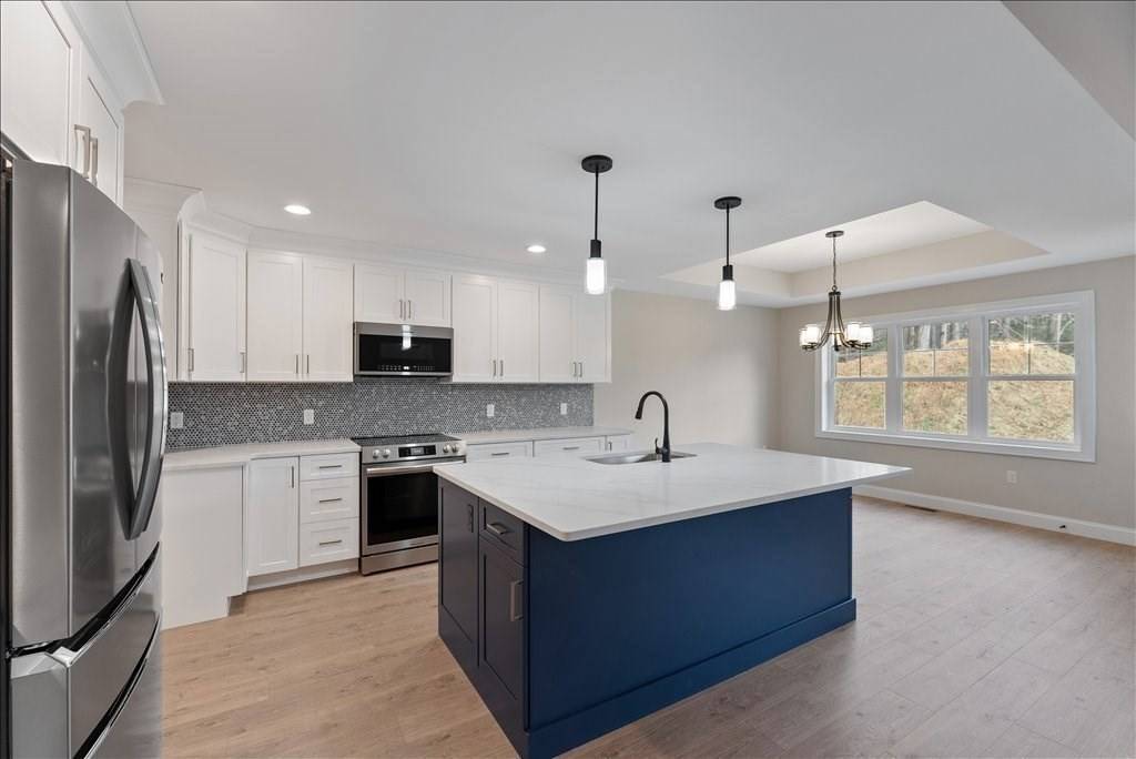 19 Nicols Way #19 Easthampton, MA 01027