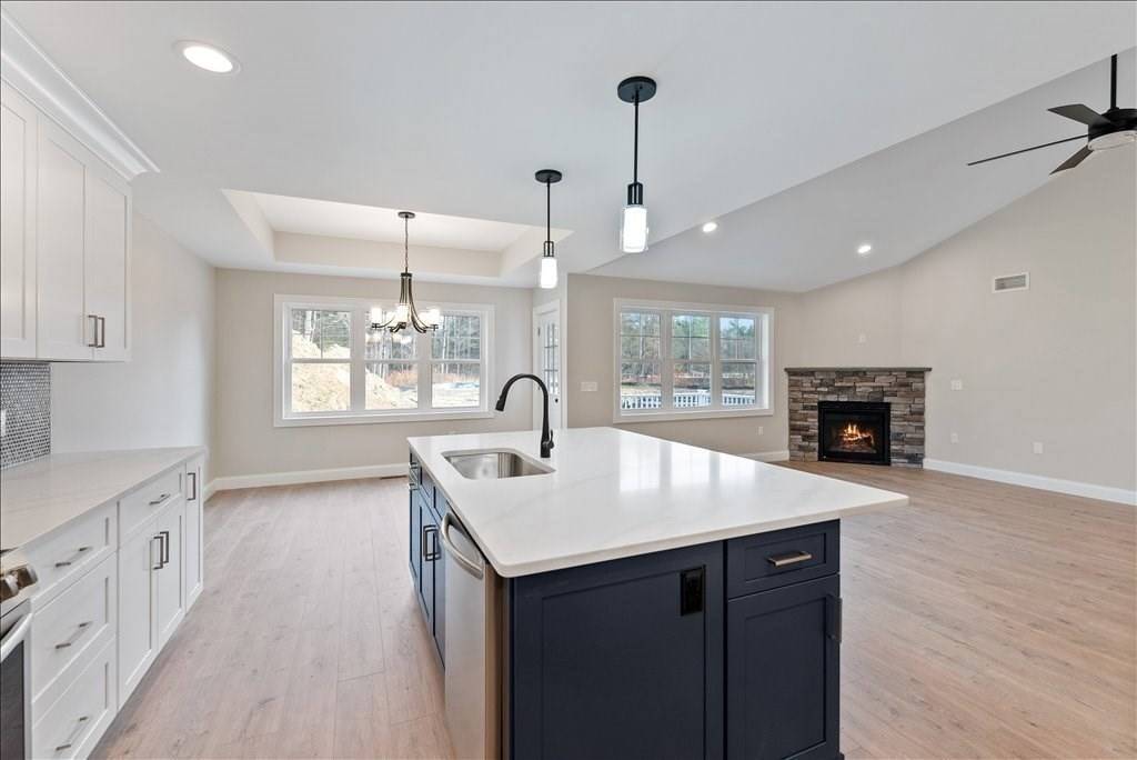 19 Nicols Way #19 Easthampton, MA 01027