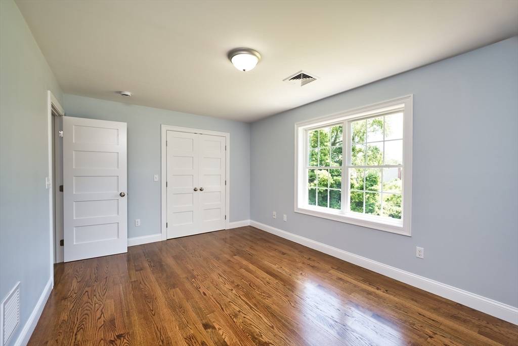 Swansea, MA 02777,526 Old Warren Road