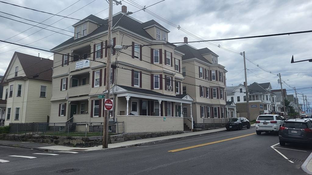 Lowell, MA 01854,134 University Avenue #2