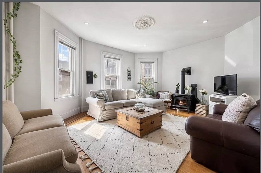 Boston, MA 02127,866 East Fifth #1