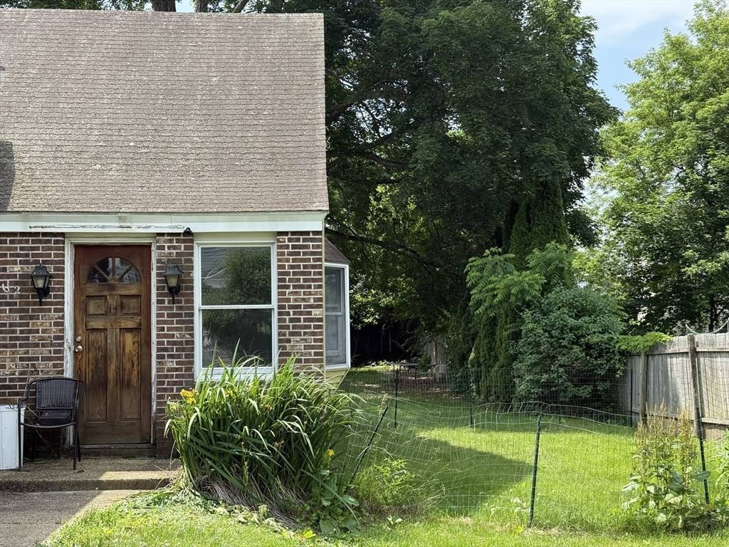 Ware, MA 01082,62 Pleasant St #62