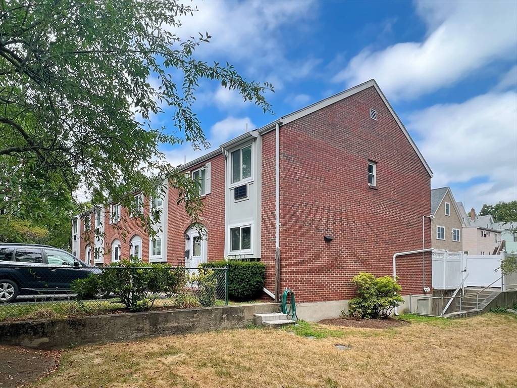 Newton, MA 02461,44 Floral St #44