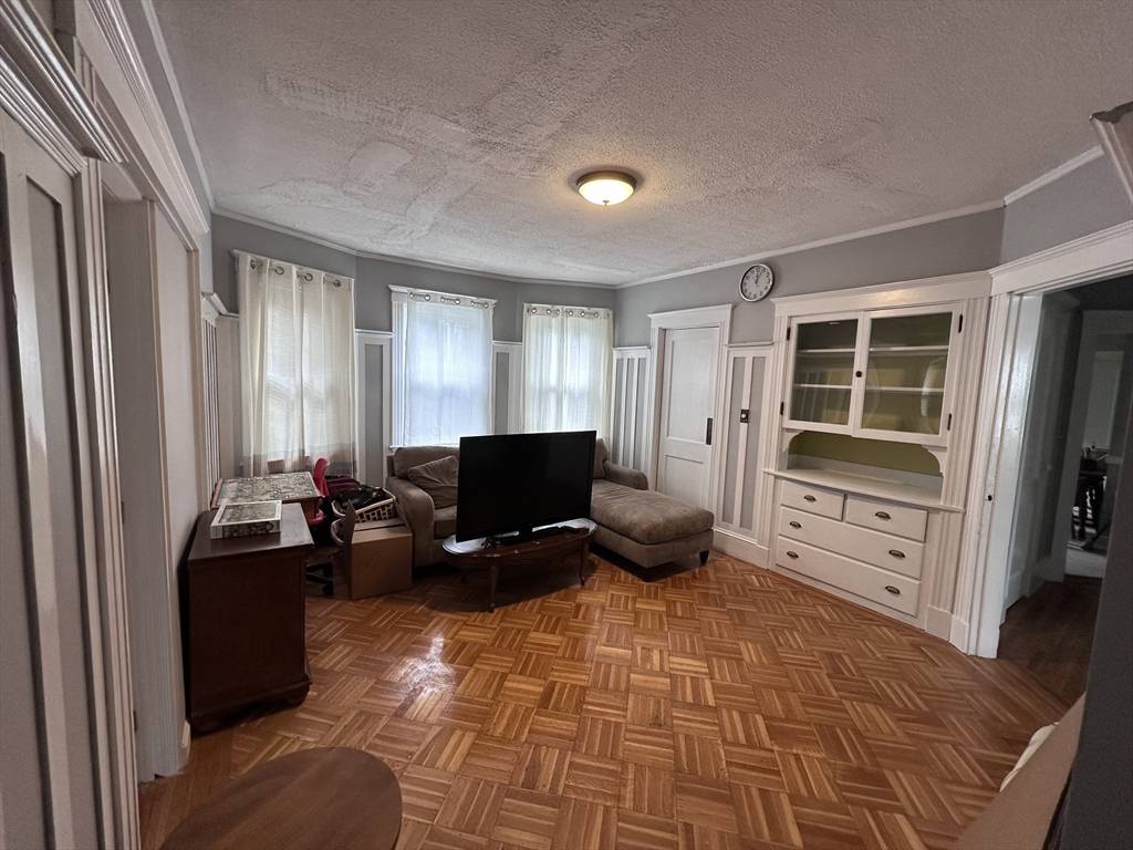 Quincy, MA 02170,39 Park St #2
