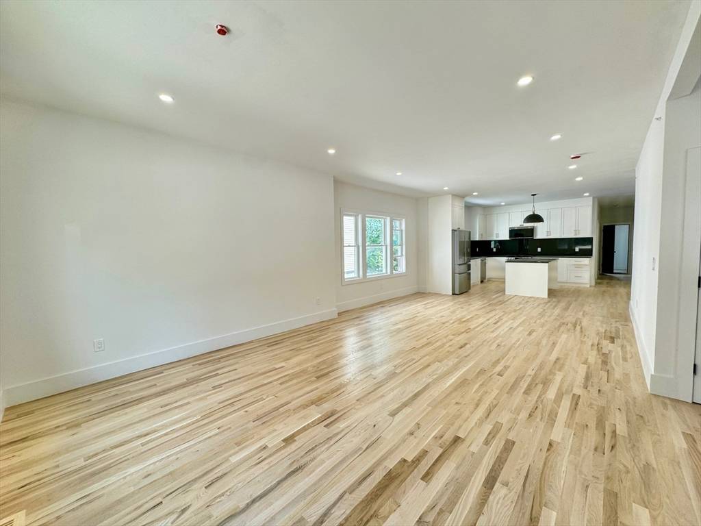 Worcester, MA 01604,39 Derby St #1