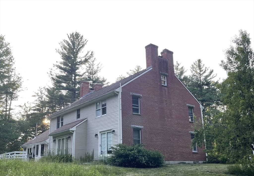 Sterling, MA 01564,1 Four Sons Way
