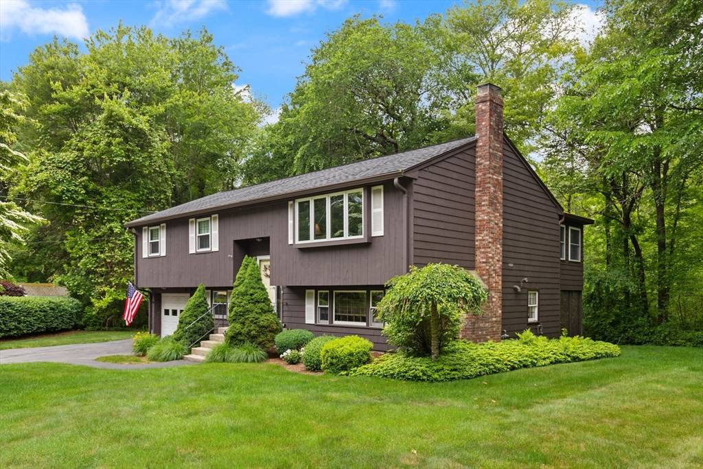Easton, MA 02356,11 Gunwood Ln
