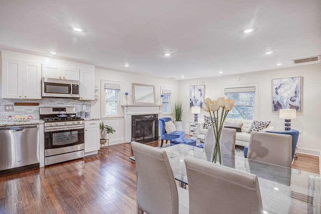 Newton, MA 02460,147 Lowell #147