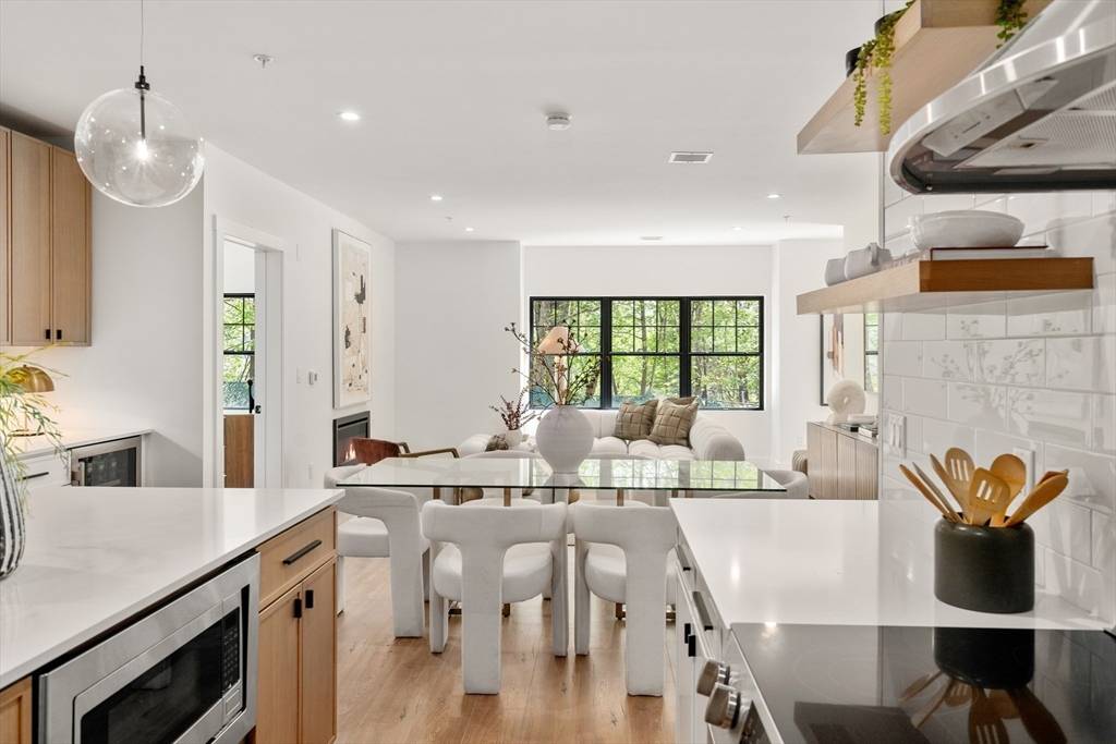 Canton, MA 02021,20 Audubon Way #Unit 203