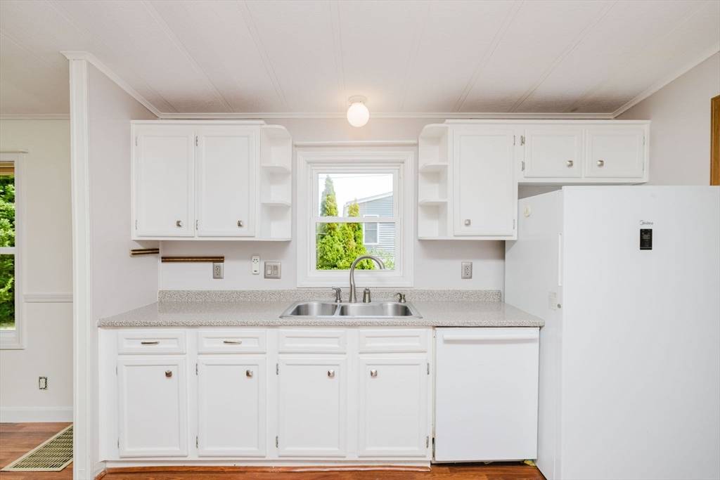 Raynham, MA 02767,3 Anna Street