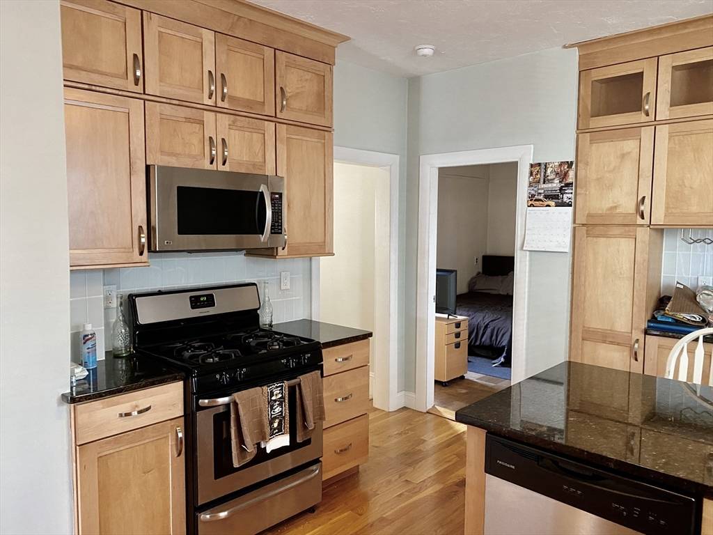 Winthrop, MA 02152,10-12 Almont #1