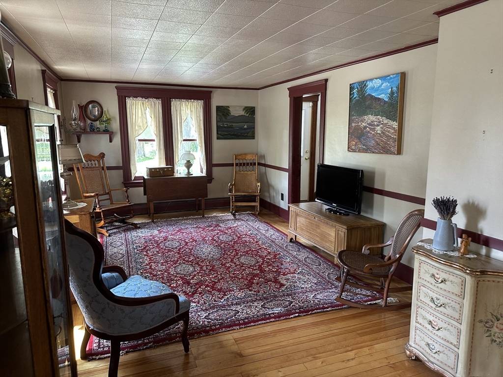 6 Weaver Farm Rd Rutland, MA 01543