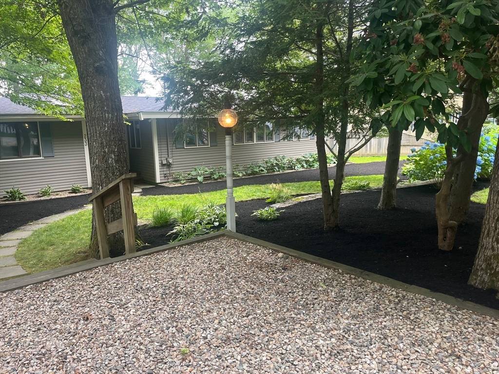 Mashpee, MA 02649,233 Hoopdole Rd