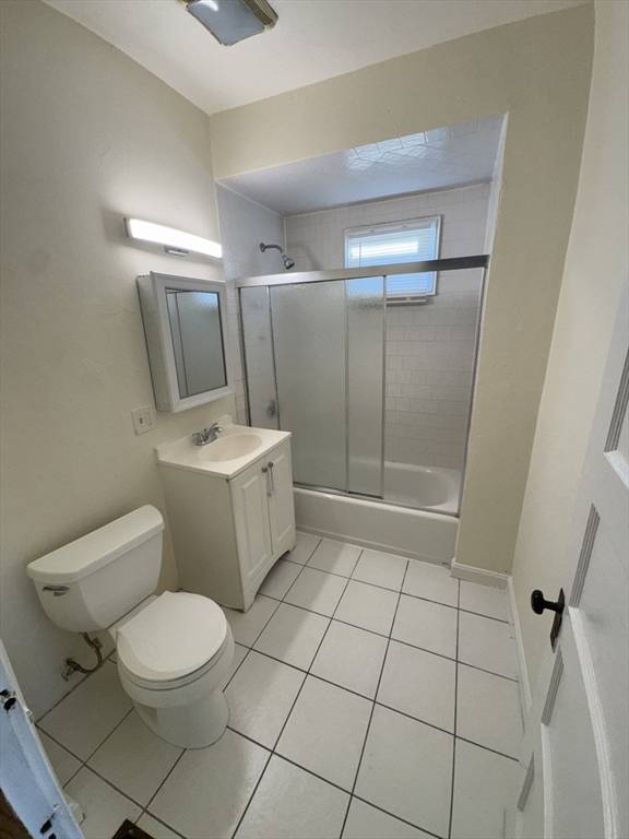 Everett, MA 02149,139 Cottage Street #3