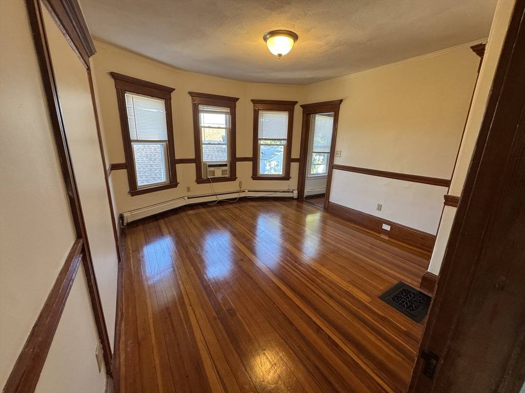 Everett, MA 02149,139 Cottage Street #3