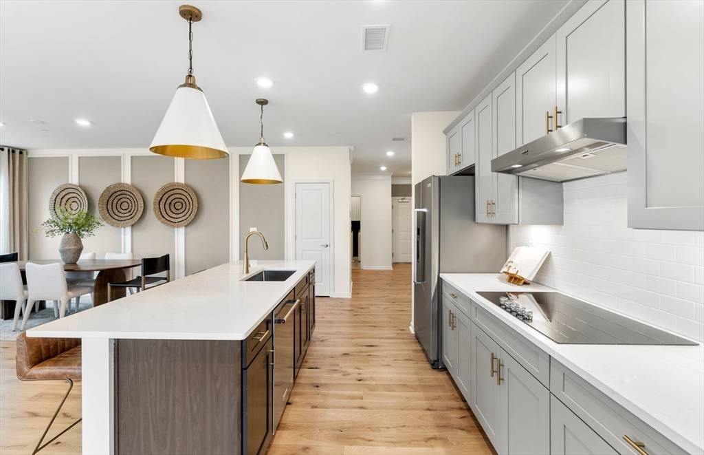 Woburn, MA 01801,2 Stratton Drive #109