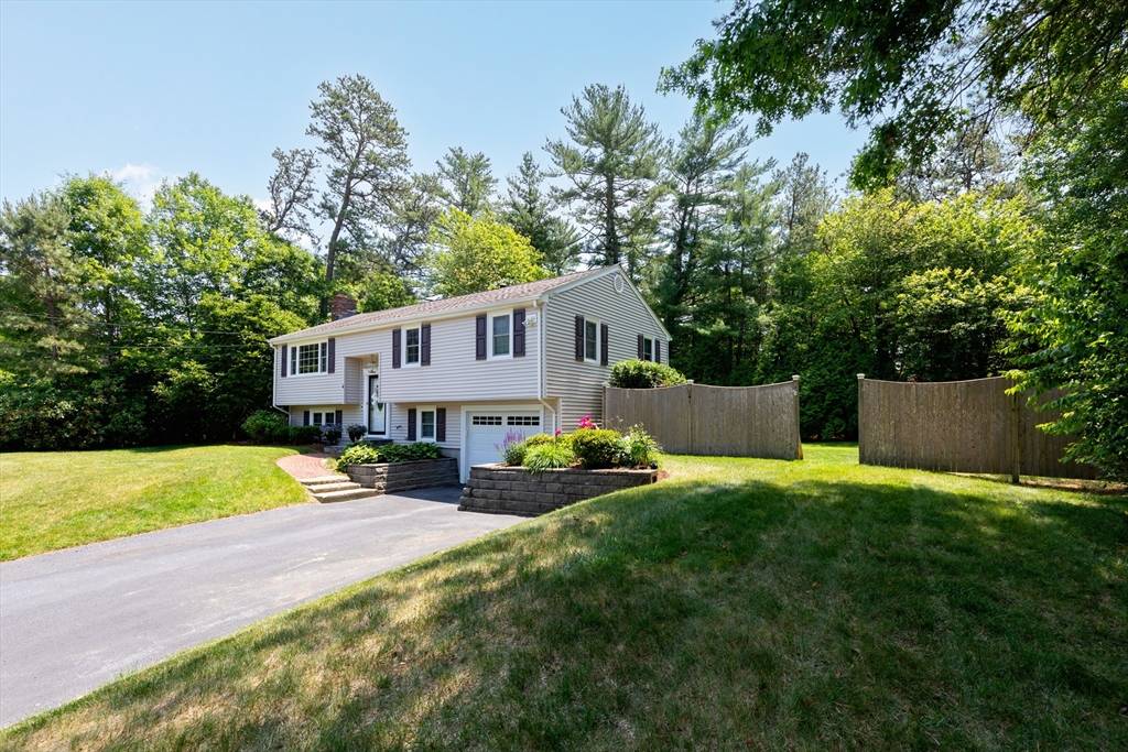 Plymouth, MA 02360,4 Jester Way