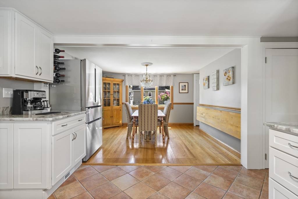 Wakefield, MA 01880,2 Fosters Ln