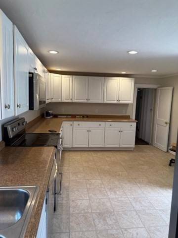 Ayer, MA 01432,44 Grove Street #1
